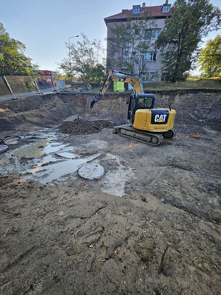 Zahájení a průběh stavby